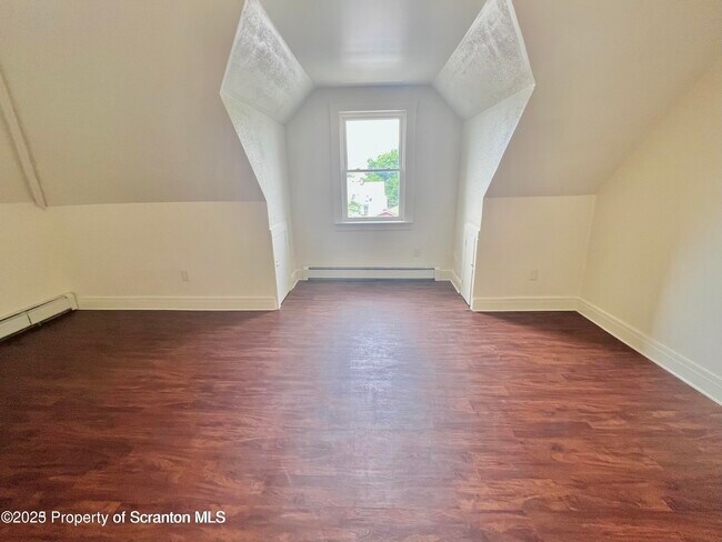 Building Photo - 1930 Boulevard Ave