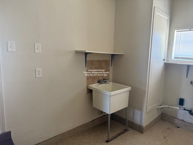 Building Photo - 2837 Inman Ave