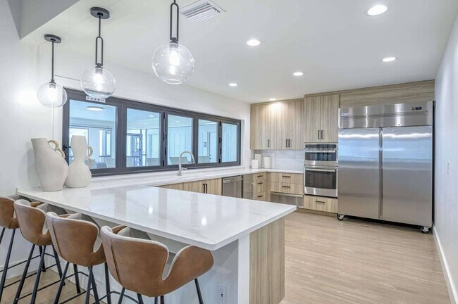 Building Photo - 128 Needle Palm Ln