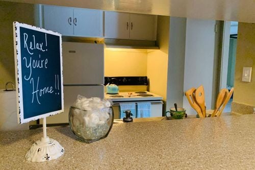 Building Photo - 1617 Fountain View Dr