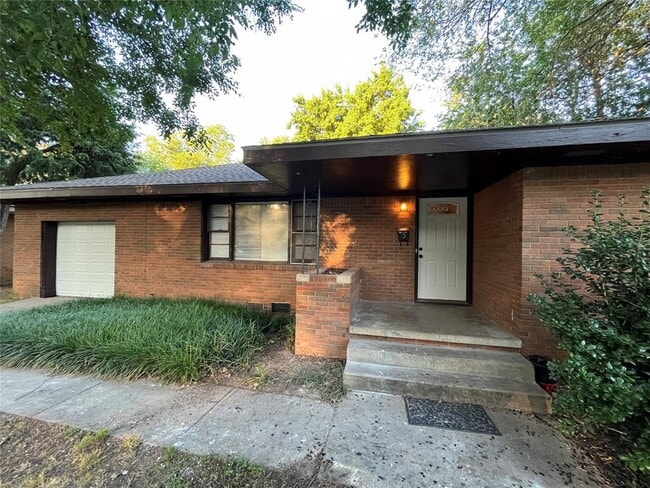 Building Photo - 1603 Franklin Dr