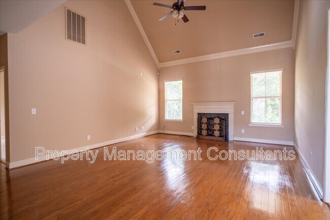 Building Photo - 2903 Magnolia Park Drive Southeast