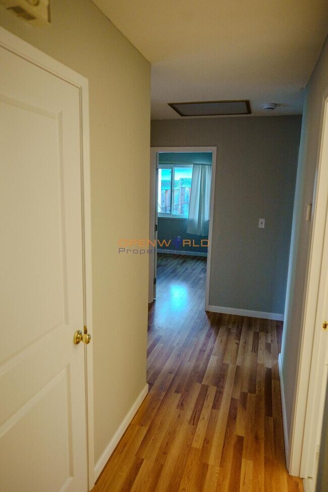 Building Photo - Spacious 4BR Single-Story Home w/ Garage i...