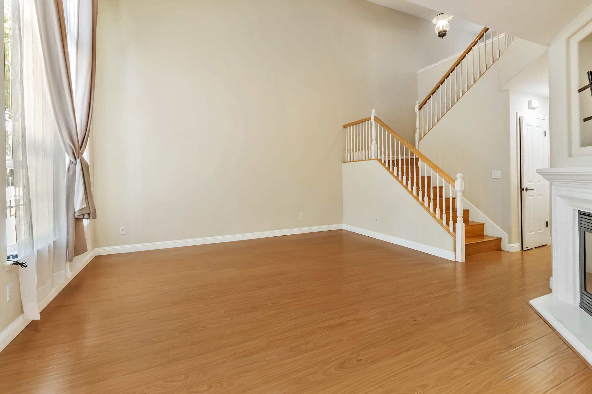 Building Photo - 3162 Silverland Dr