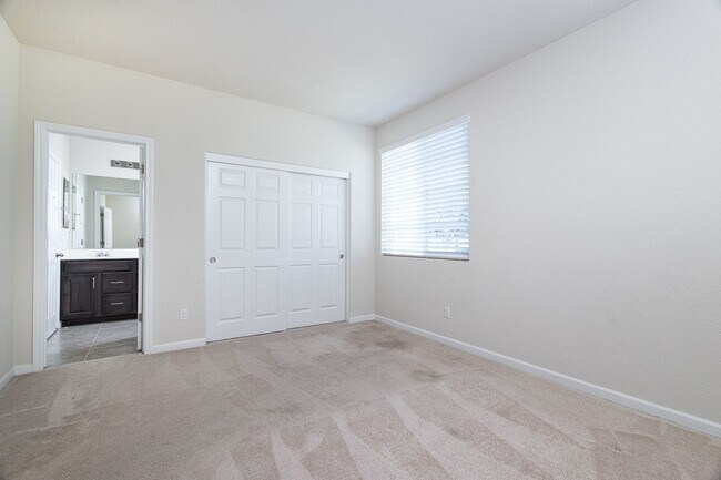 Building Photo - Spacious Home Located In Kavala Ranch