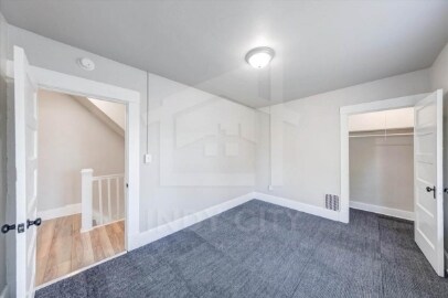 Building Photo - 622 N Mulberry St