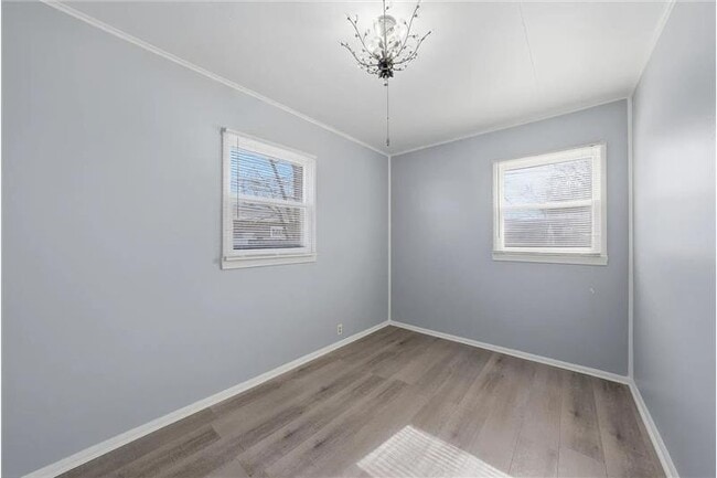 Building Photo - 722 W Park Ave