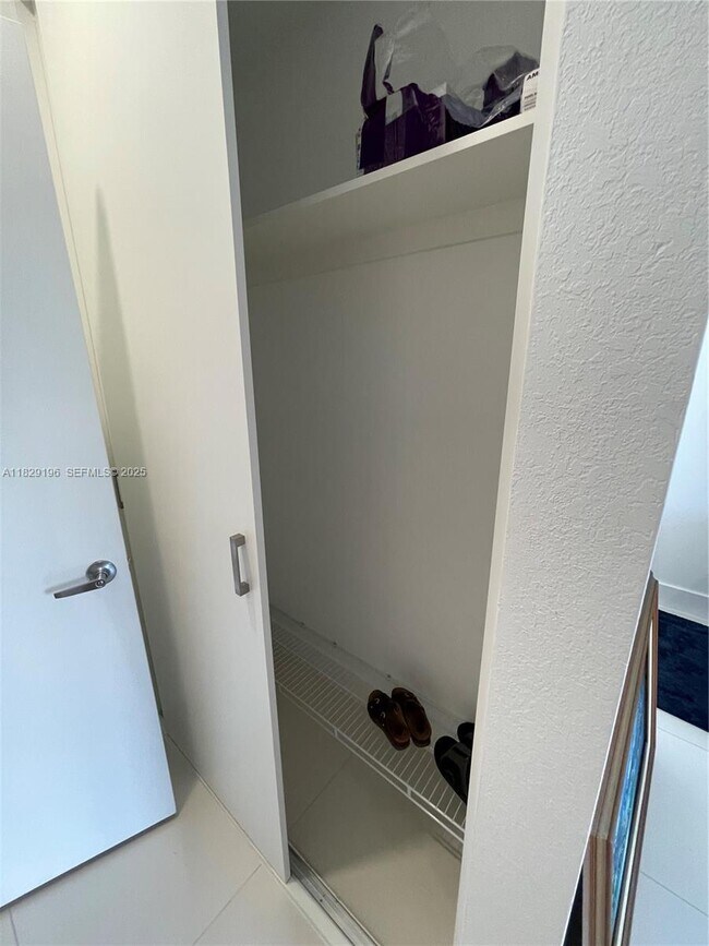 Building Photo - 254 NW 11th Ct