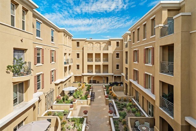 Building Photo - 128 N Oak Knoll Ave