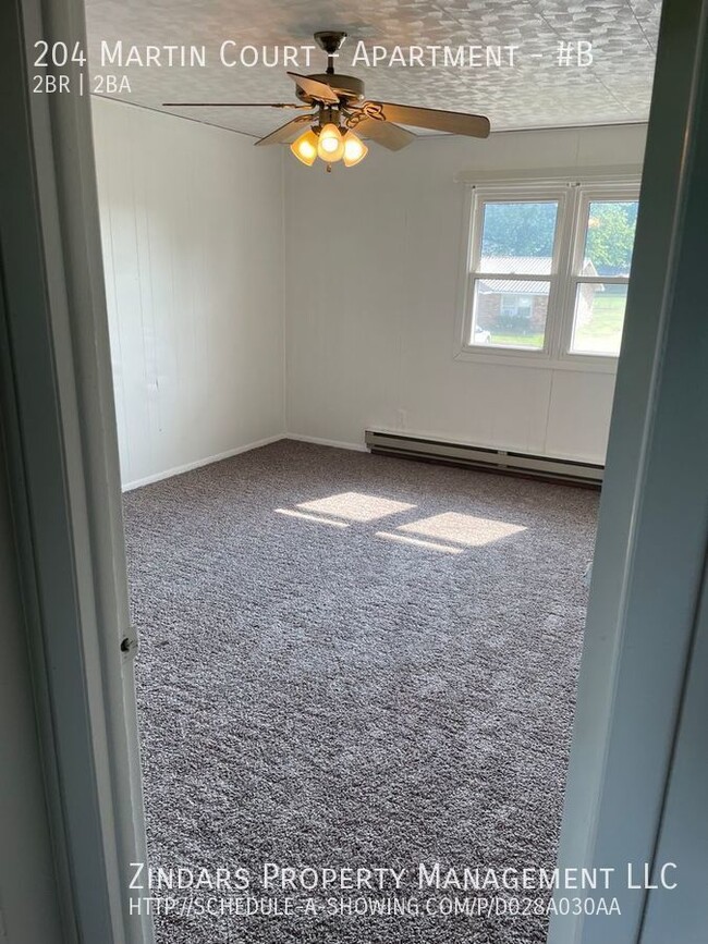 Building Photo - 2 bedroom 1.5 bathroom apartment in Catlin...