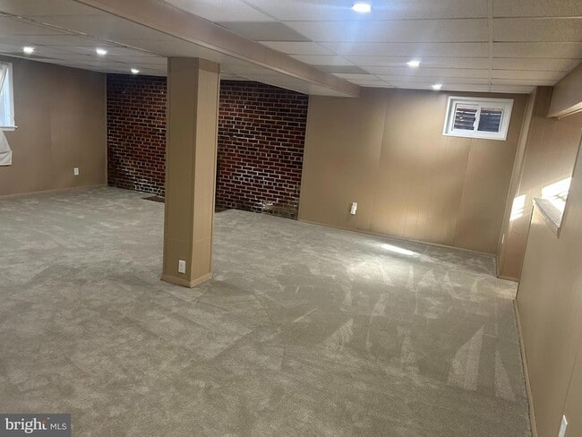 Building Photo - 3013 Nash Pl SE