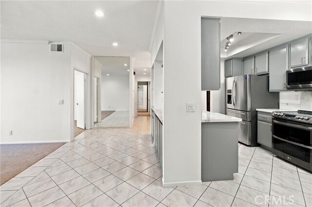 Building Photo - 14115 Moorpark St
