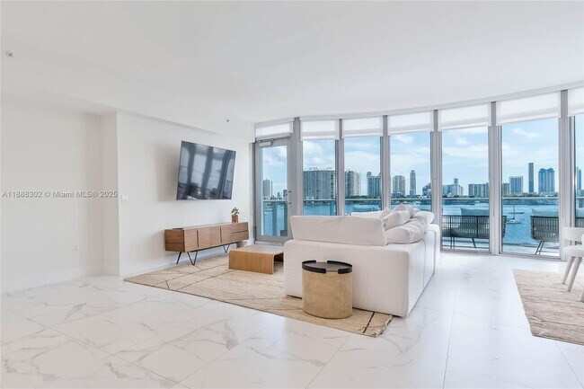 Building Photo - 17301 Biscayne Blvd