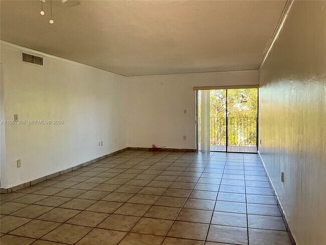 Building Photo - 1910 W 56th St