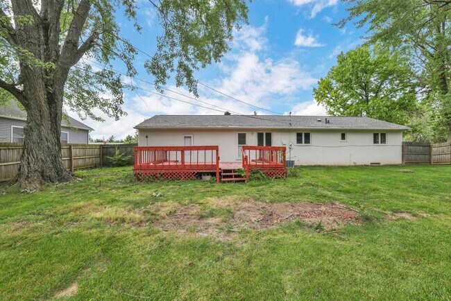 Building Photo - 3695 Montclair Dr