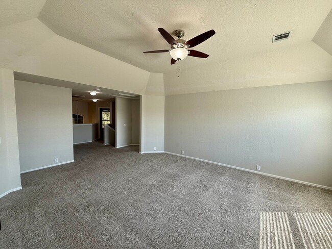 Building Photo - 5 bedroom, 3 bathroom home off TPC Parkway!