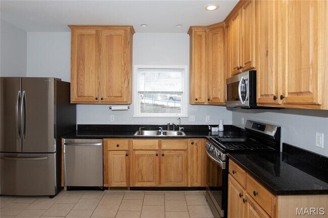 Building Photo - 14 Jefferson Ave