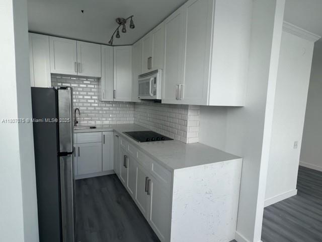 Building Photo - 1250 West Ave