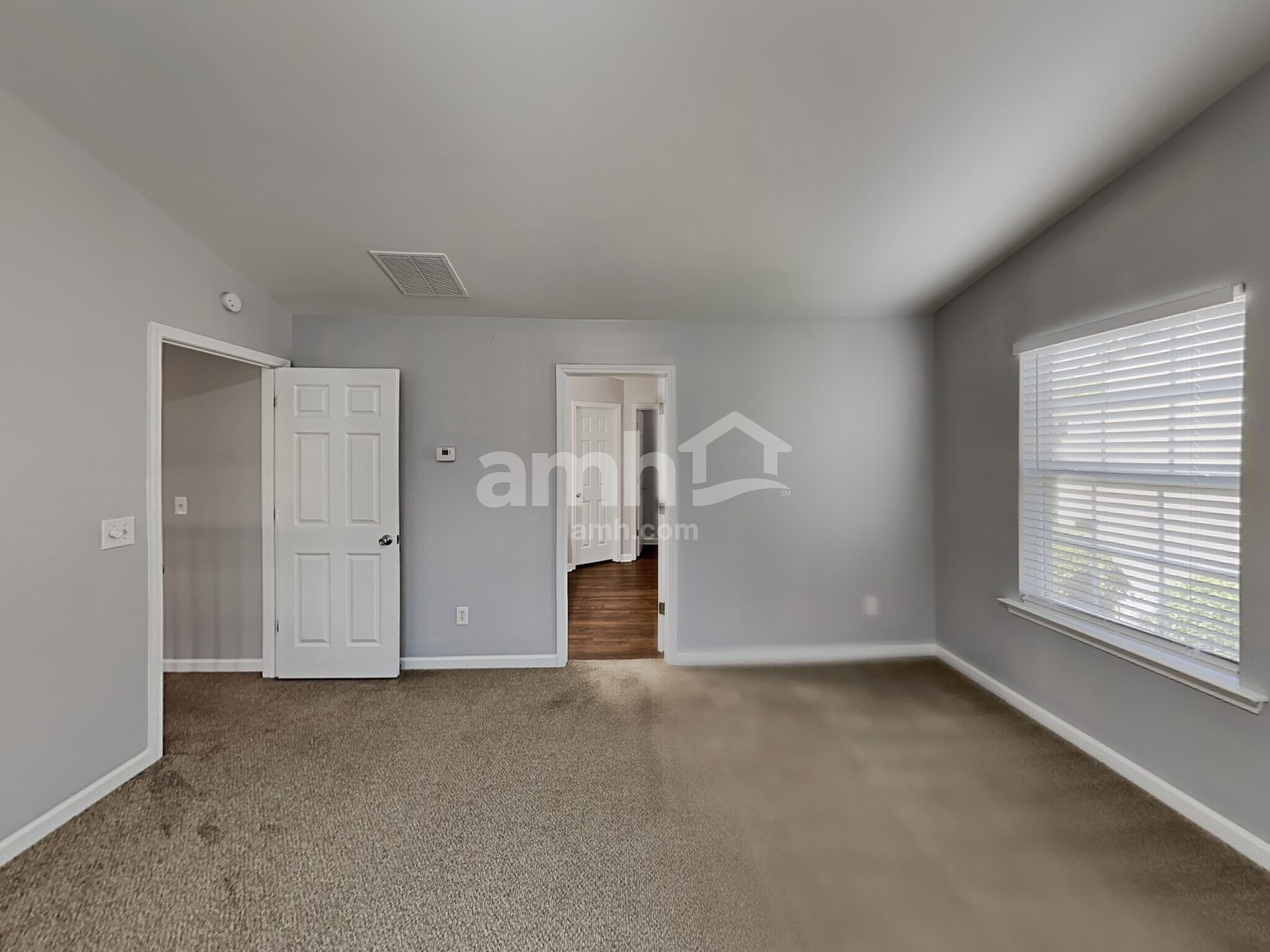 Building Photo - 633 Lincolnwood Ln