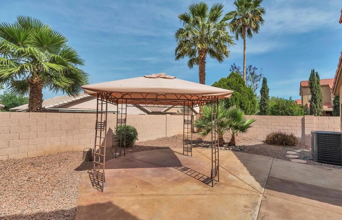 Back yard minus canopy - 852 N Terrace Rd