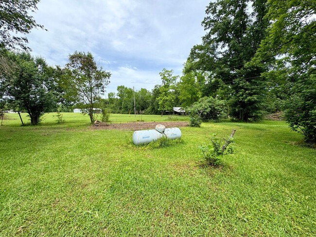 Building Photo - 2195 Shipman Rd