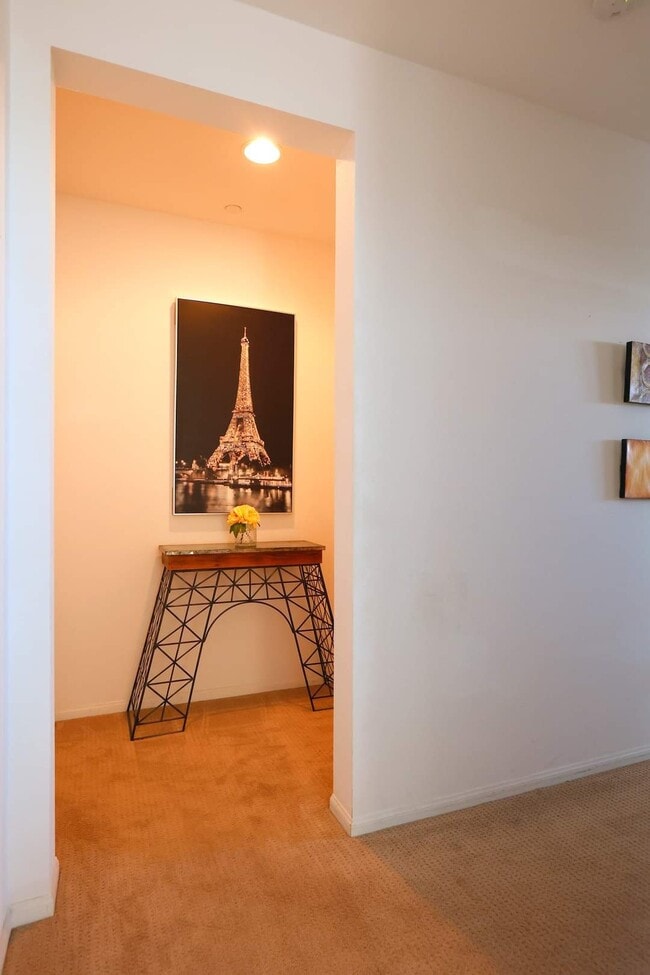 Building Photo - 10959 Lotus Dr