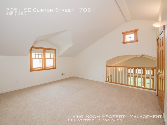 Building Photo - 7051 SE Clinton St