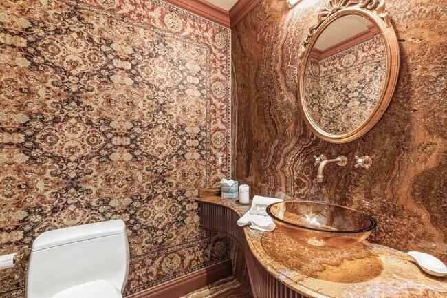 Building Photo - 1600 Treasure Ln