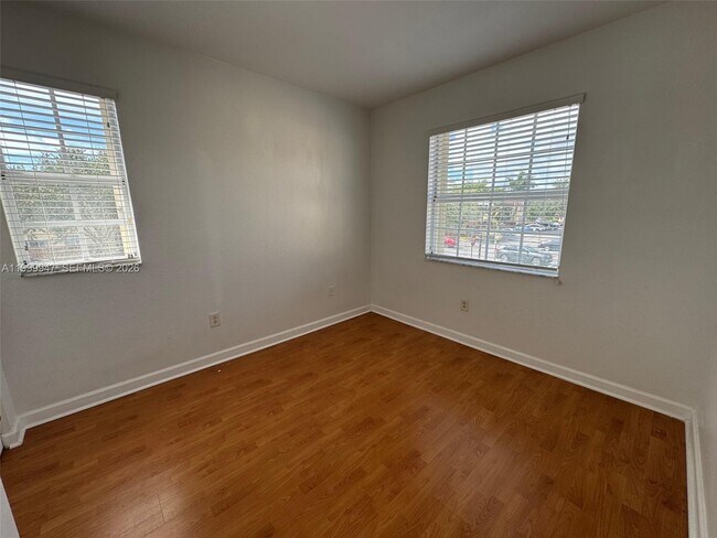 Building Photo - 1690 NE 33rd Ave