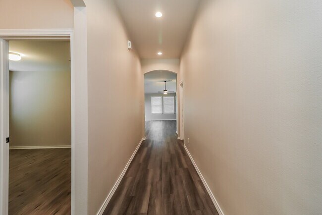 Building Photo - 424 Bishopgate Ct