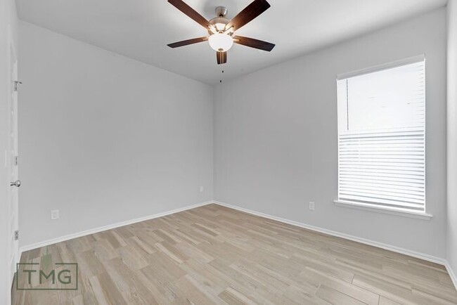 Building Photo - Your New Home in Owasso with Modern Elegance