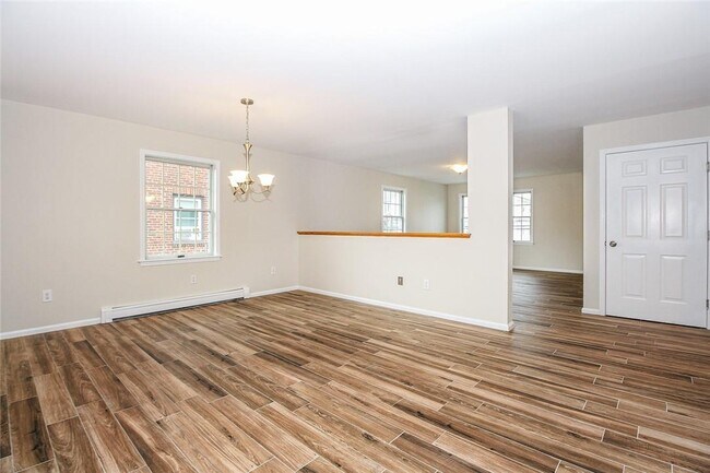 Building Photo - 222 Lakeview Ave