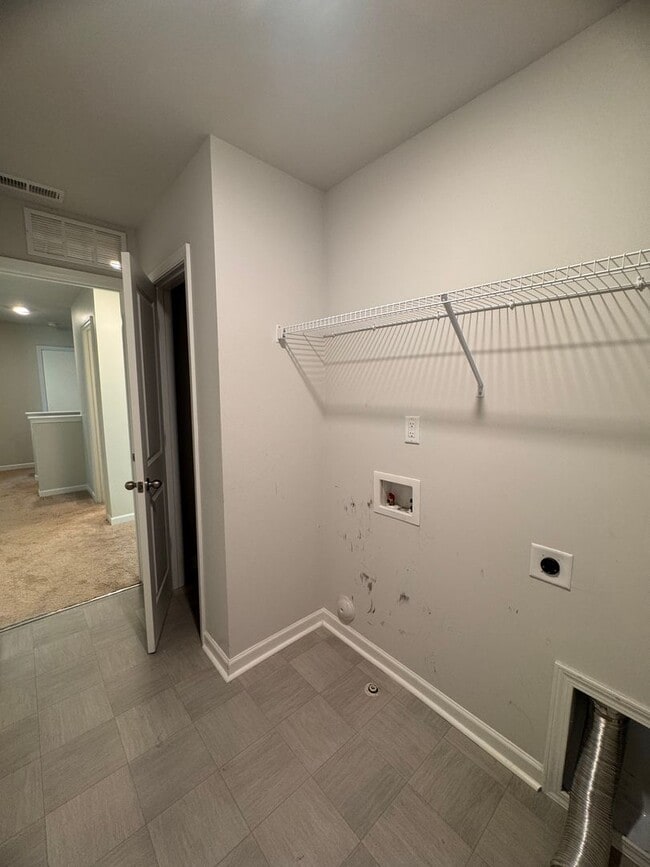 Building Photo - Beautiful 4BR 2.5BA Home in Trinity