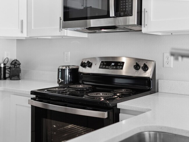 Building Photo - 3-Bedroom Home with Private Garage and Fen...