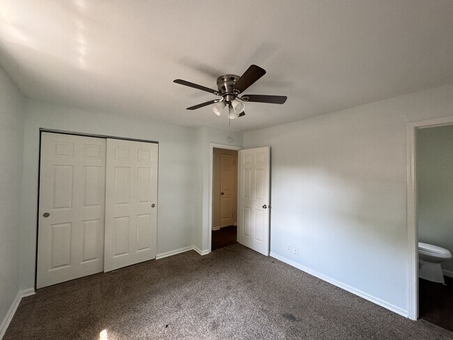 Building Photo - 716 Cranford Dr