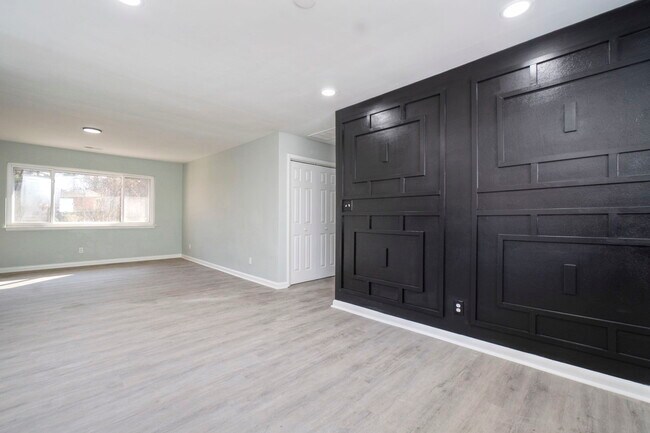 Building Photo - 152 Mann Dr