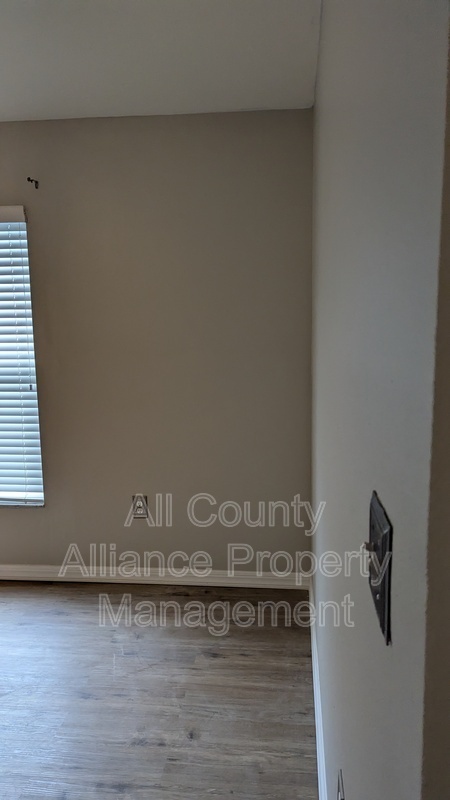 Building Photo - 1247 Maximilian Dr