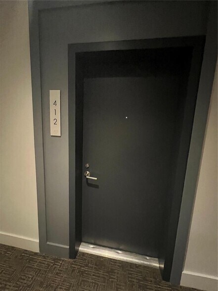 Building Photo - 1600 SW 1st Ave