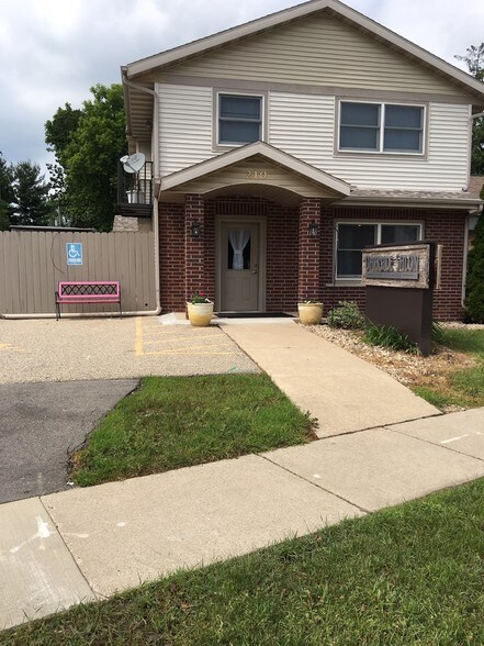 Front - 210 E Verona Ave