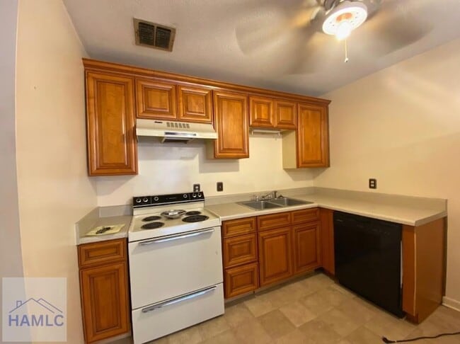 Building Photo - 262 Garden Cir