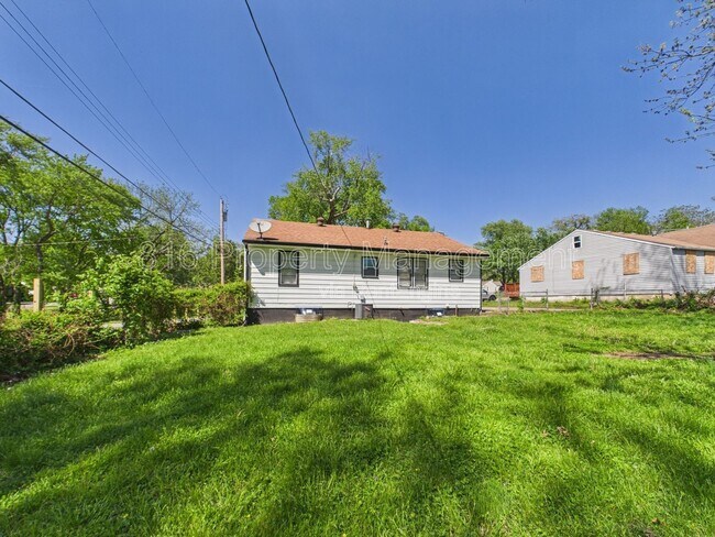 Building Photo - 10323 East 20th St S