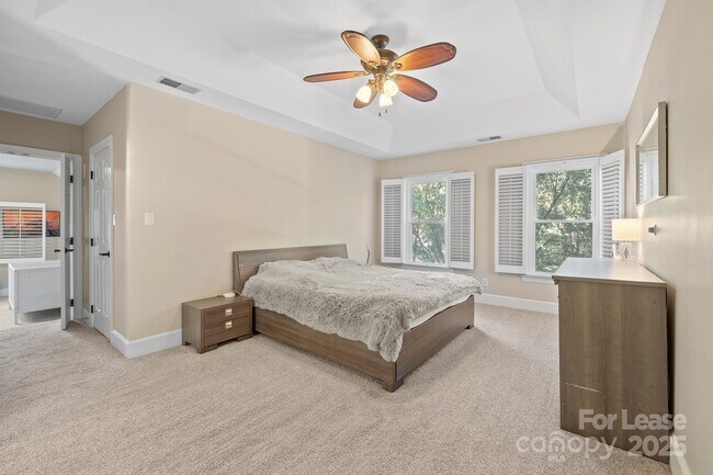 Building Photo - 16516 Plantation Woods Dr