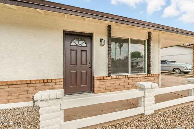 Building Photo - 3262 E Enid Ave