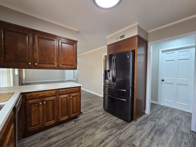 Building Photo - 3 Bedroom 2 Bath home in Shawnee!