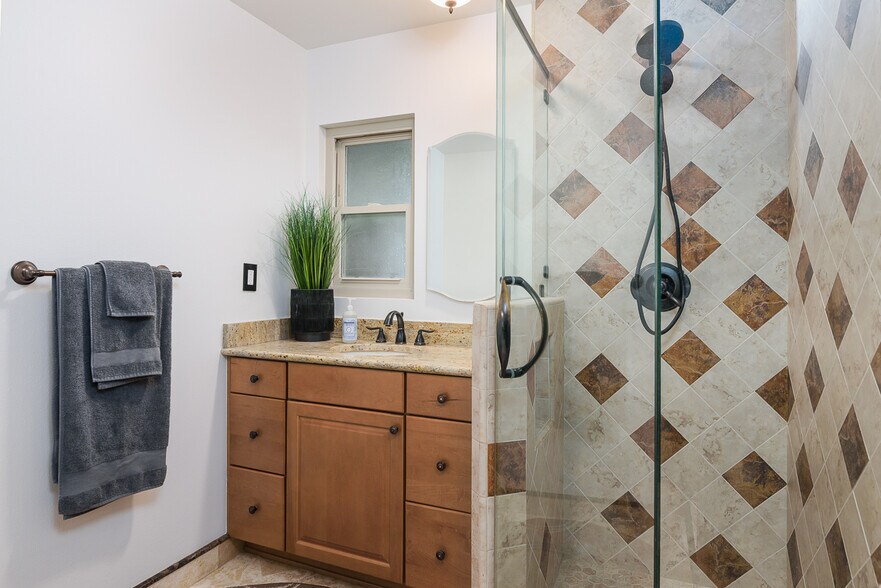 Building Photo - 954 Encino Vista Dr