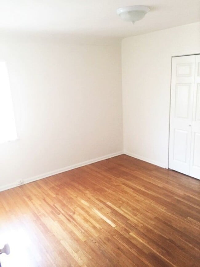 Building Photo - LA7906 (RUBS - Manual)