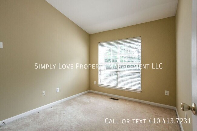 Building Photo - 2252 Commissary Cir