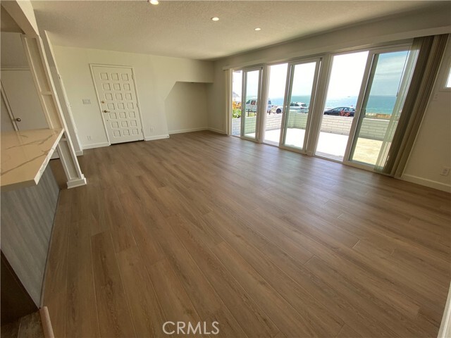 Building Photo - 320 Paseo De La Playa