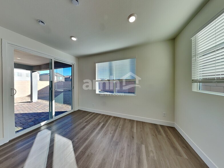 Building Photo - 8911 Dwarf Chin Ave