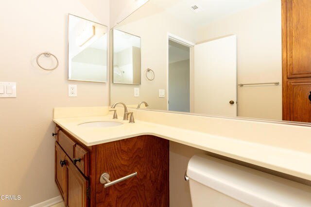 Building Photo - 985 Hawthorne Ln